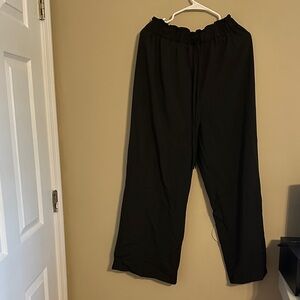 Woman’s Black Wide-Leg Pants